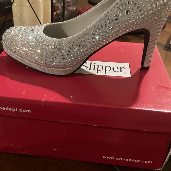 Silver Rhinestone Pumps - Picture 4 of 4